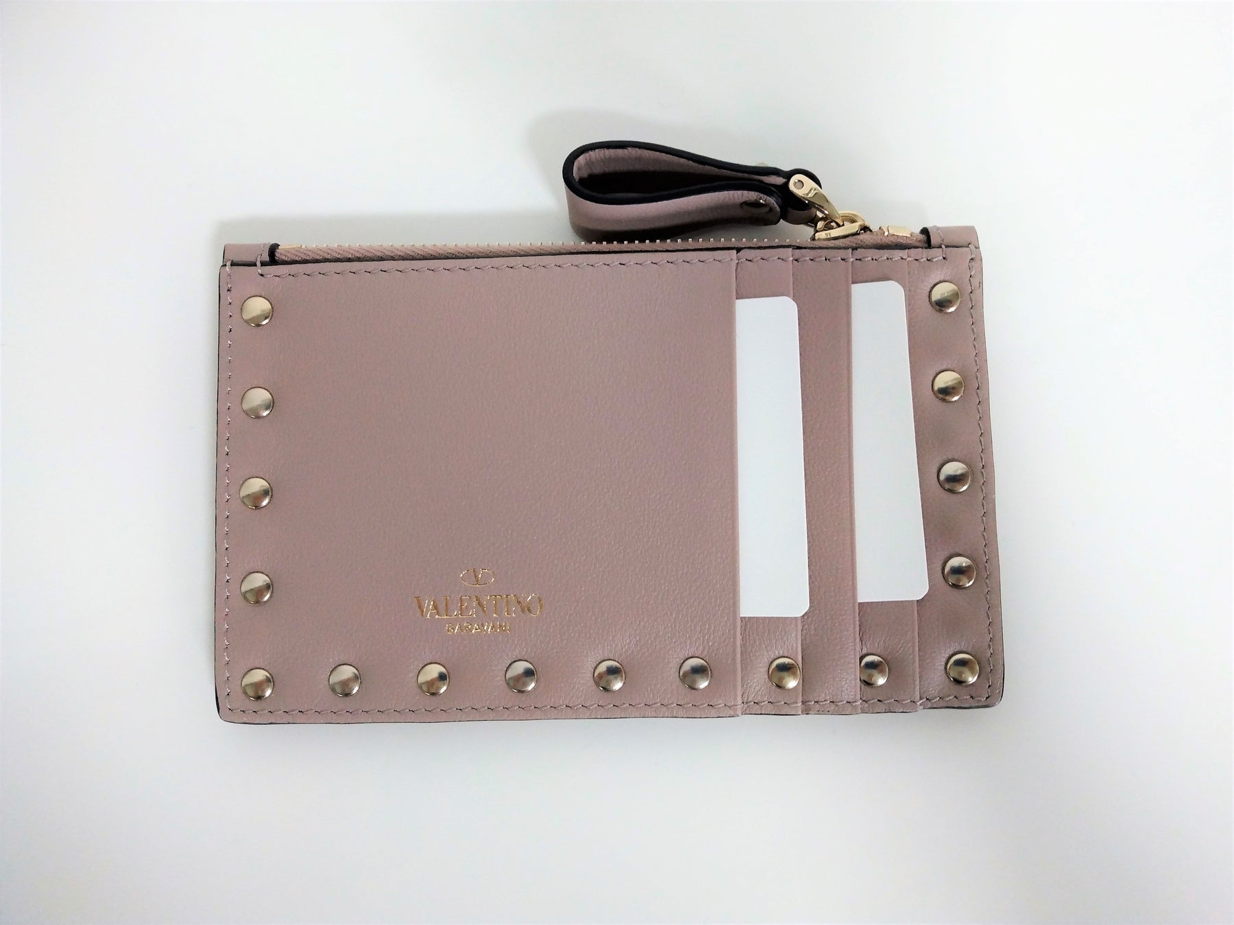 Rockstud Grainy Calfskin Cardholder With Zipper by Valentino