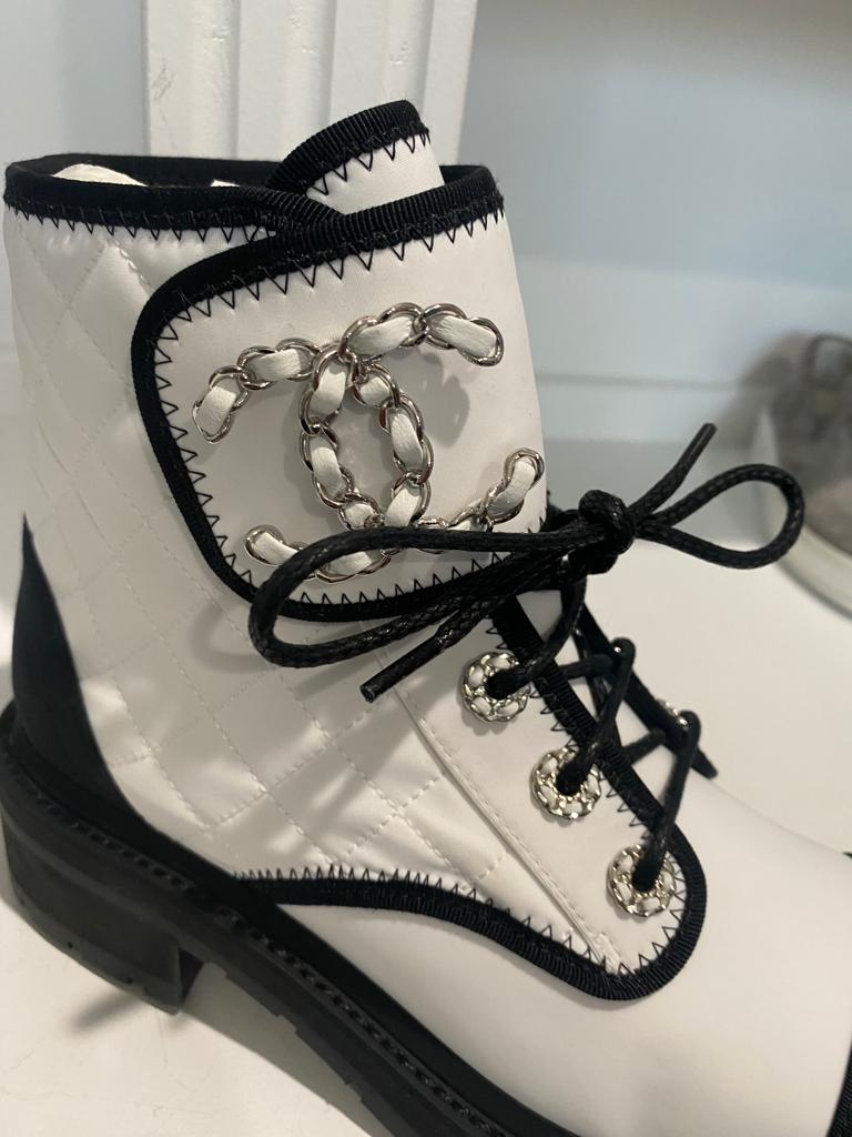 Chanel 2017 Fall Black Leather Grosgrain Cap Toe Metal Pearl Heels